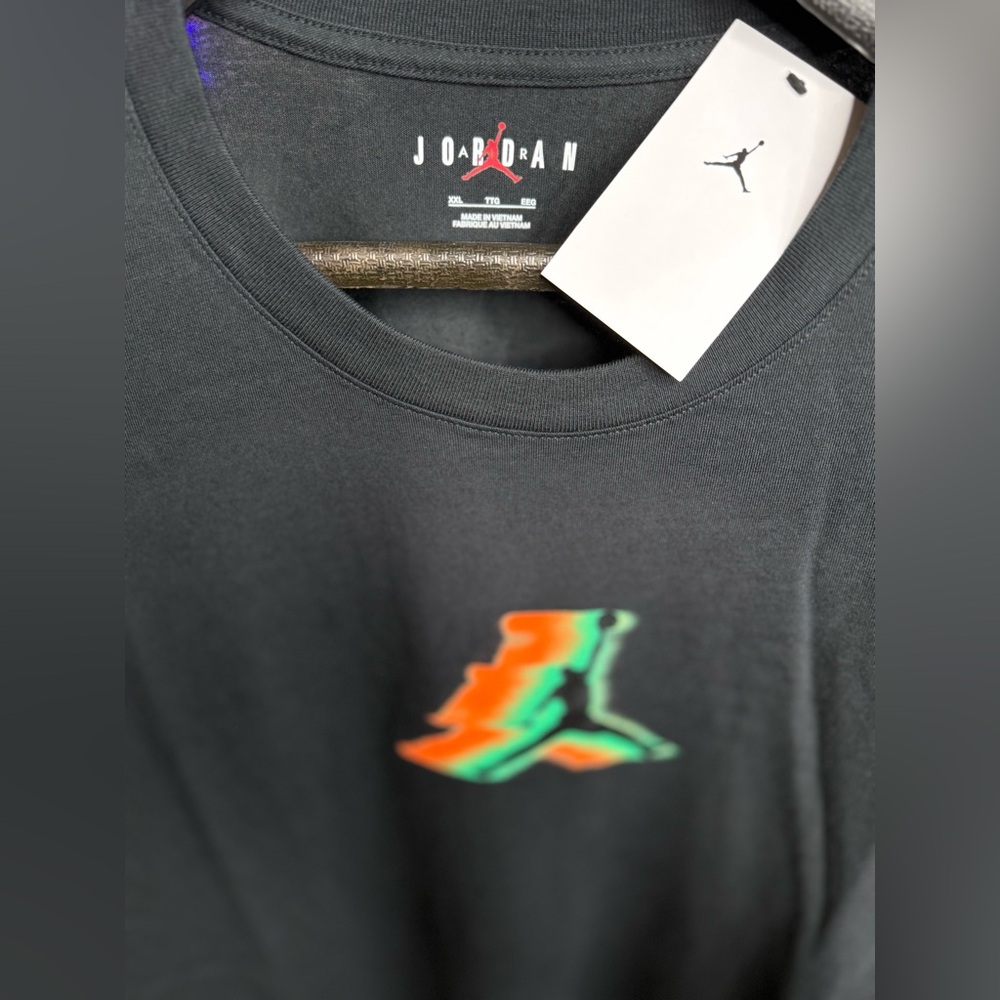 Beautiful Jordan Long Sleeve Top!!! - Picture 3 of 6